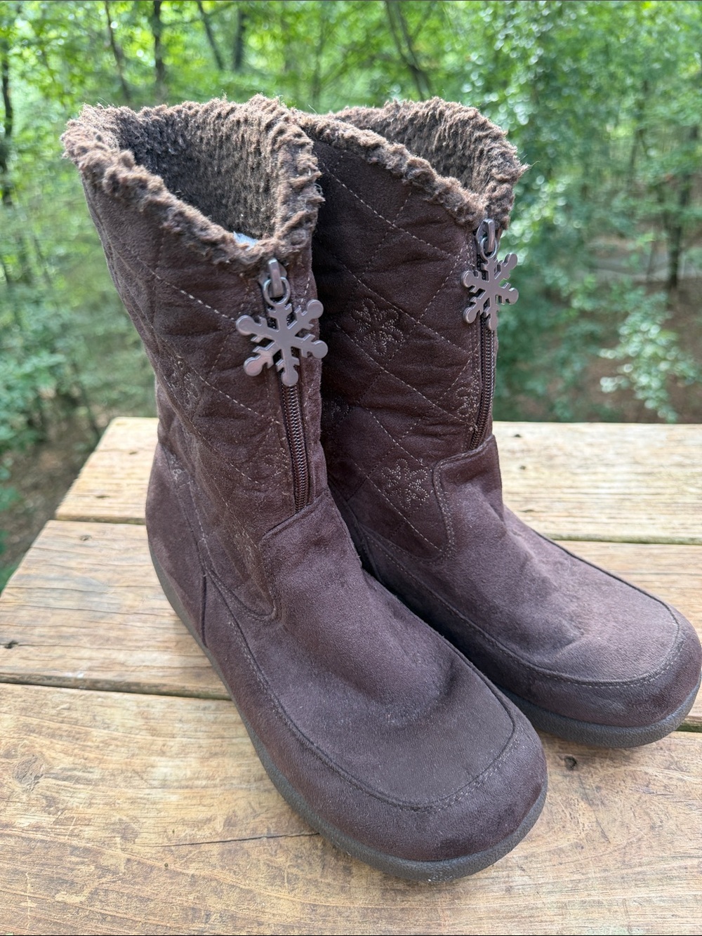 VINTAGE Y2K NO BOUNDRIES BOOTS